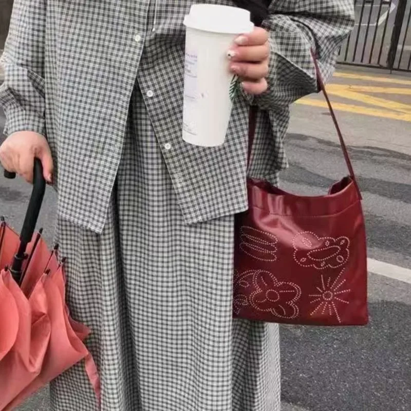 Korean Trendy Retro Print Handbag Women Red Leather Large Capacity Underarm Bag Ladies Fashion Casual Bucket Shoulder Bags 2025