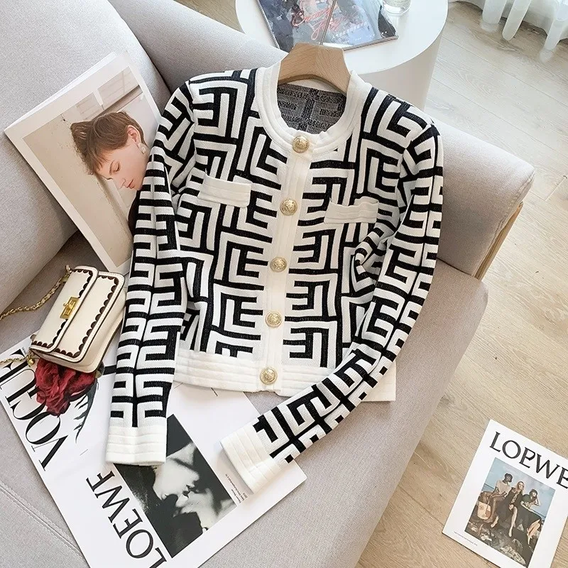 

Gentle Color Contrast Round Neck Knitted Cardigan New Autumn Winter Outside Long Sleeve Sweater Women