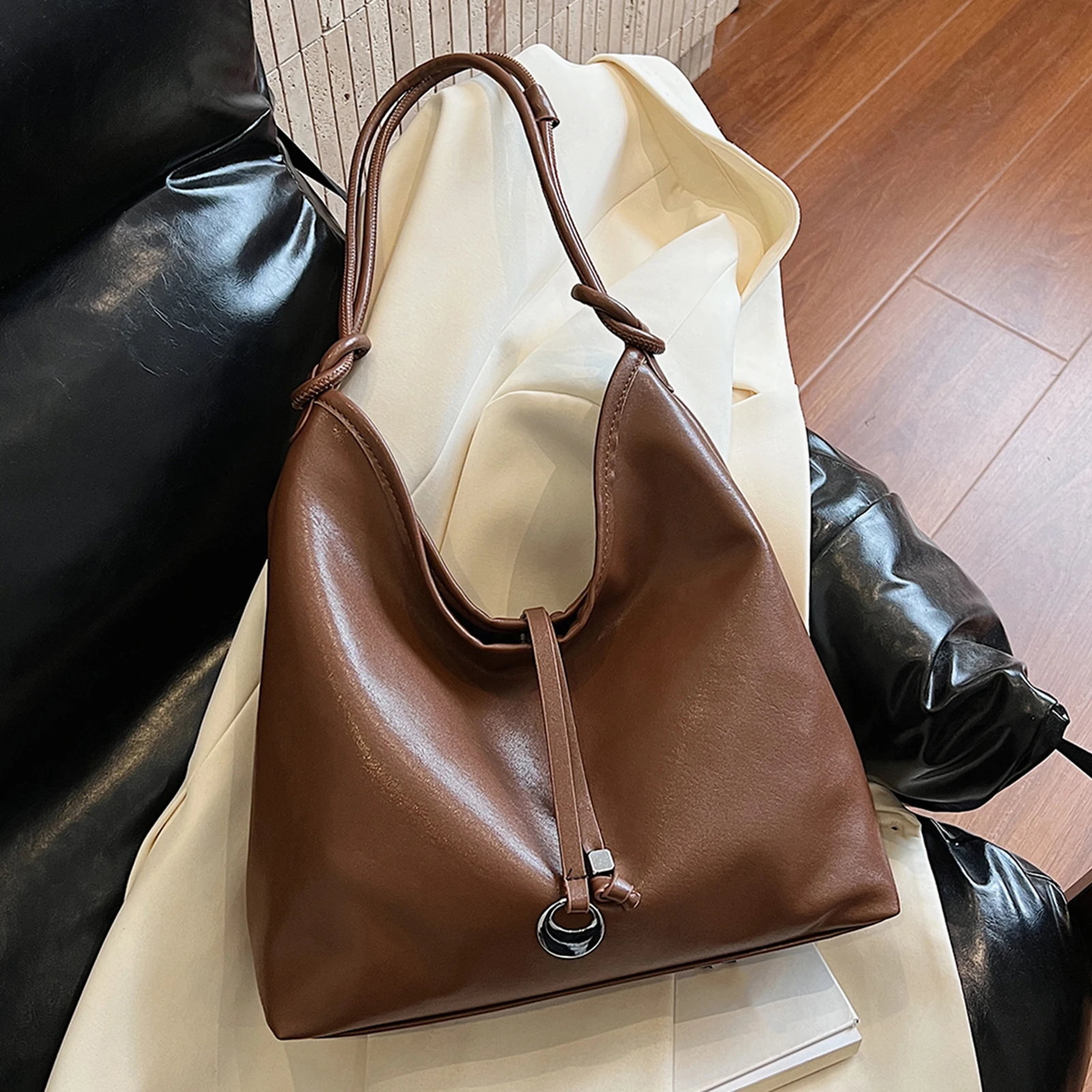 Women PU Leather Shoulder Bag Fashion Handbag Versatile Underarm Bag for Travel Dating Shopping