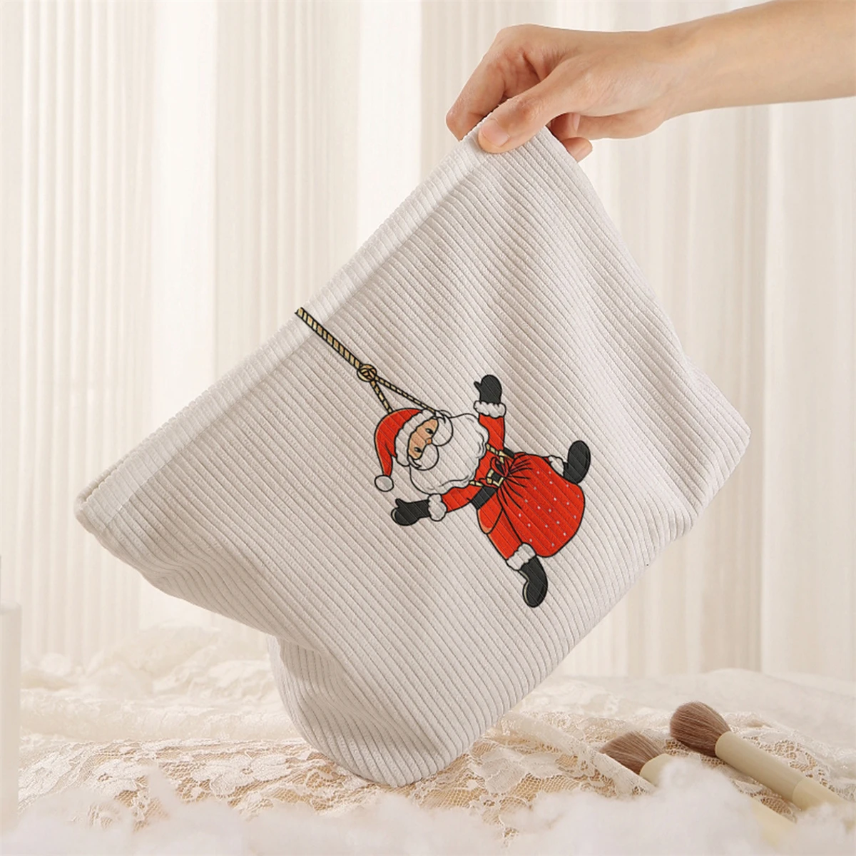 1 Christmas themed corduroy makeup bag, lightweight zipper makeup storage box, multifunctional bag with lining