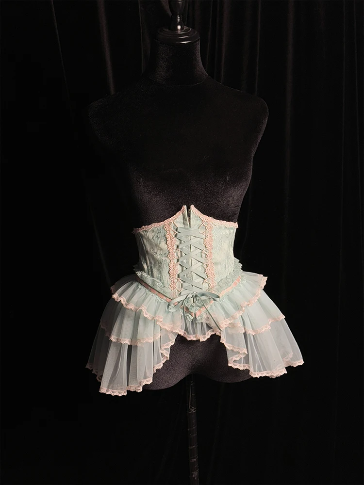 Mint pink
