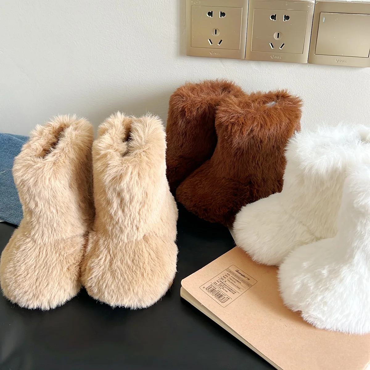 

Girls Furry Boots Winter New Children's Furry Snow Boots Padded Boots Warm Female Baby Cotton Shoes