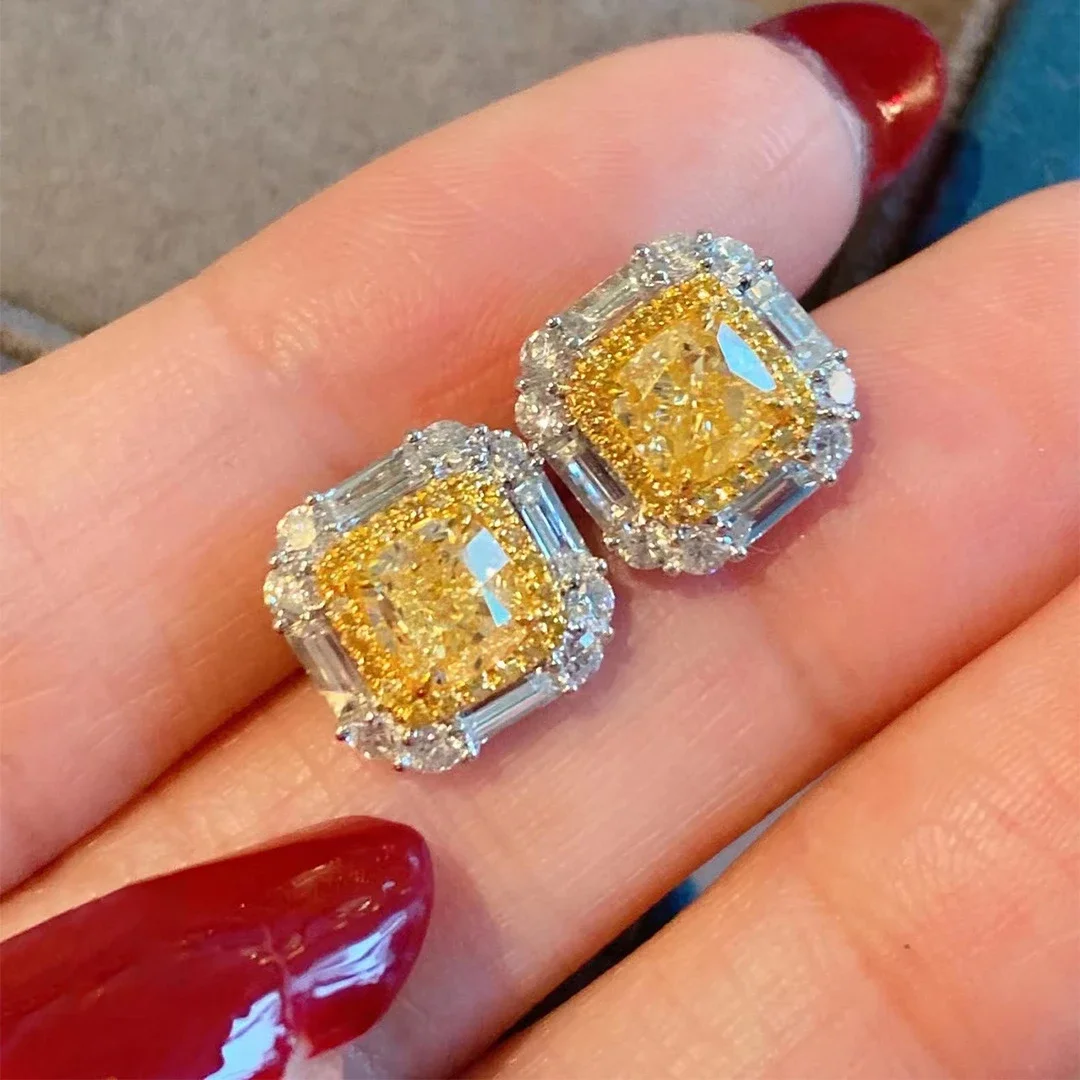 

Серьги-гвоздики из серебра 925 пробы с цирконом
