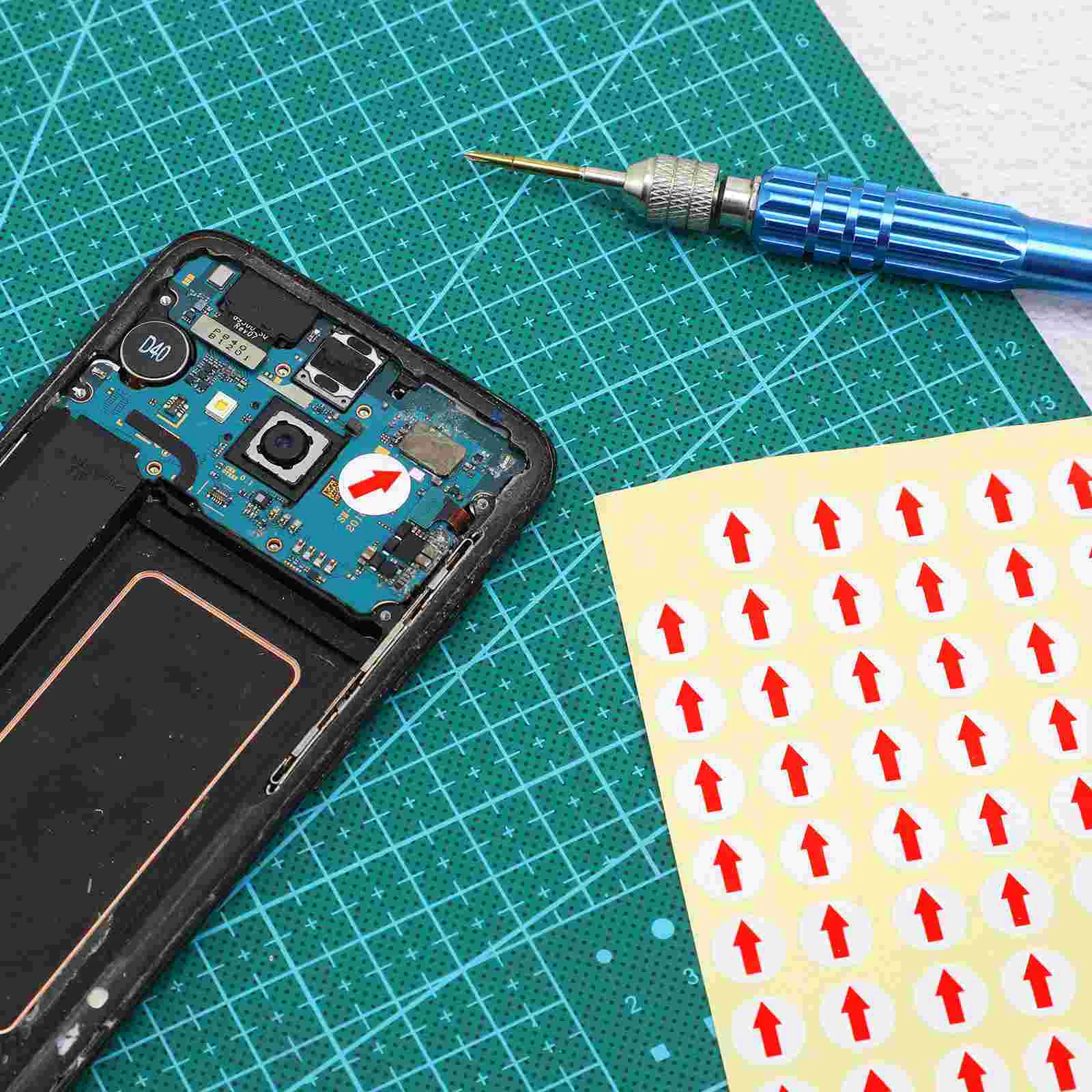 Рисунок 4 - Наклейки круглые в горошек