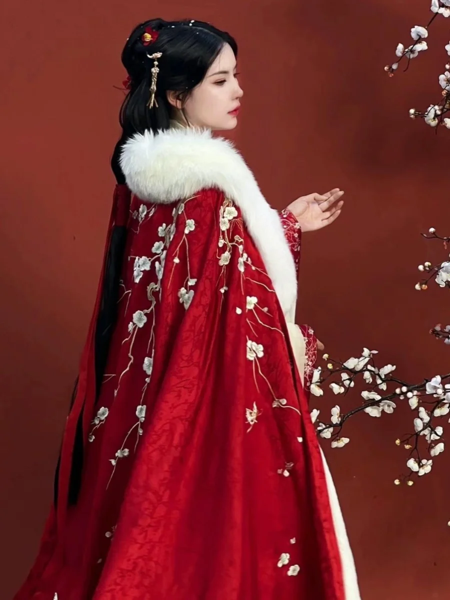

Plum Cloak Fleece Lined Padded Warm Keeping Autumn and Winter Fur Collar Shawl Machine Embroidery Cloak