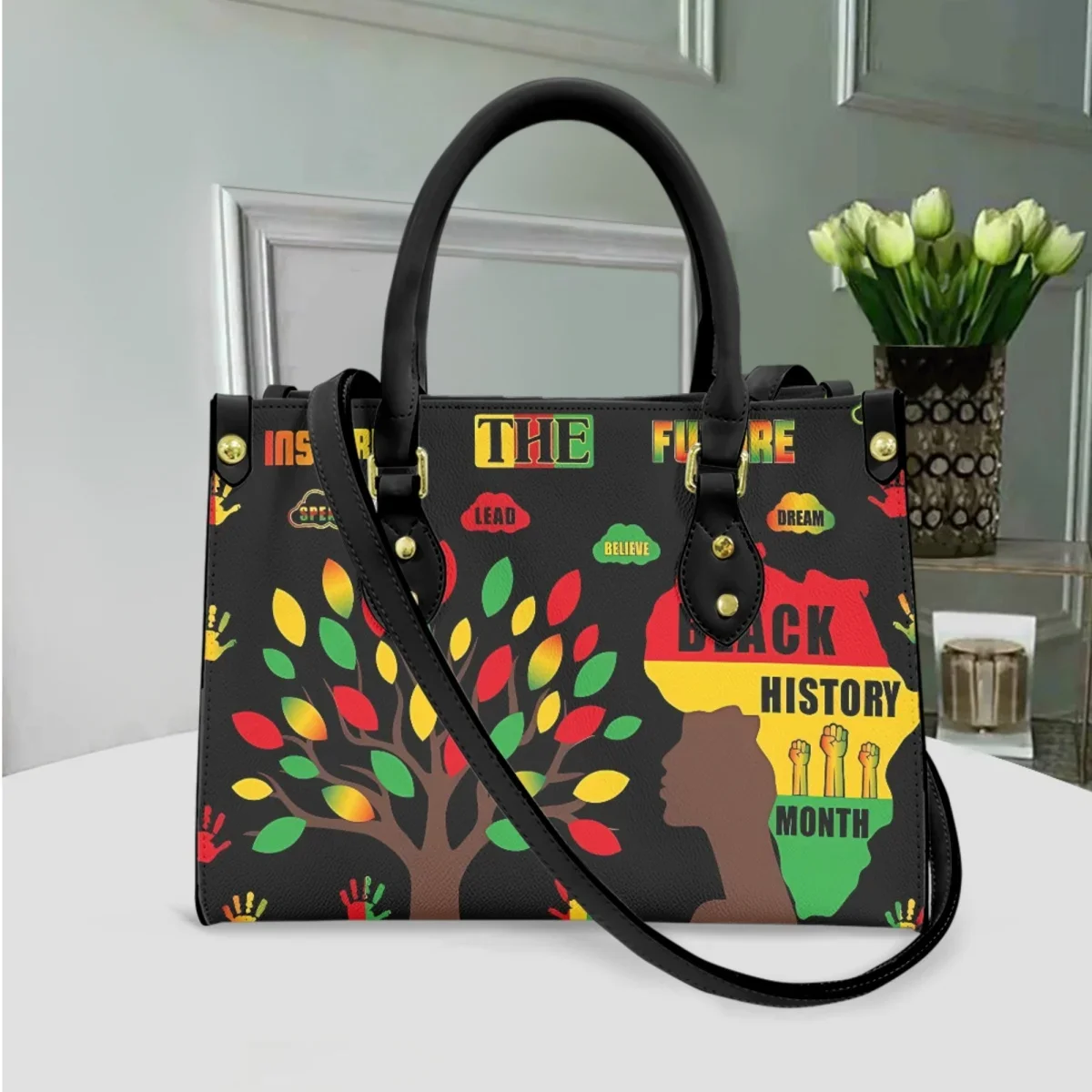 Рисунок 4 - Клатч из искусственной кожи с верхней ручкой