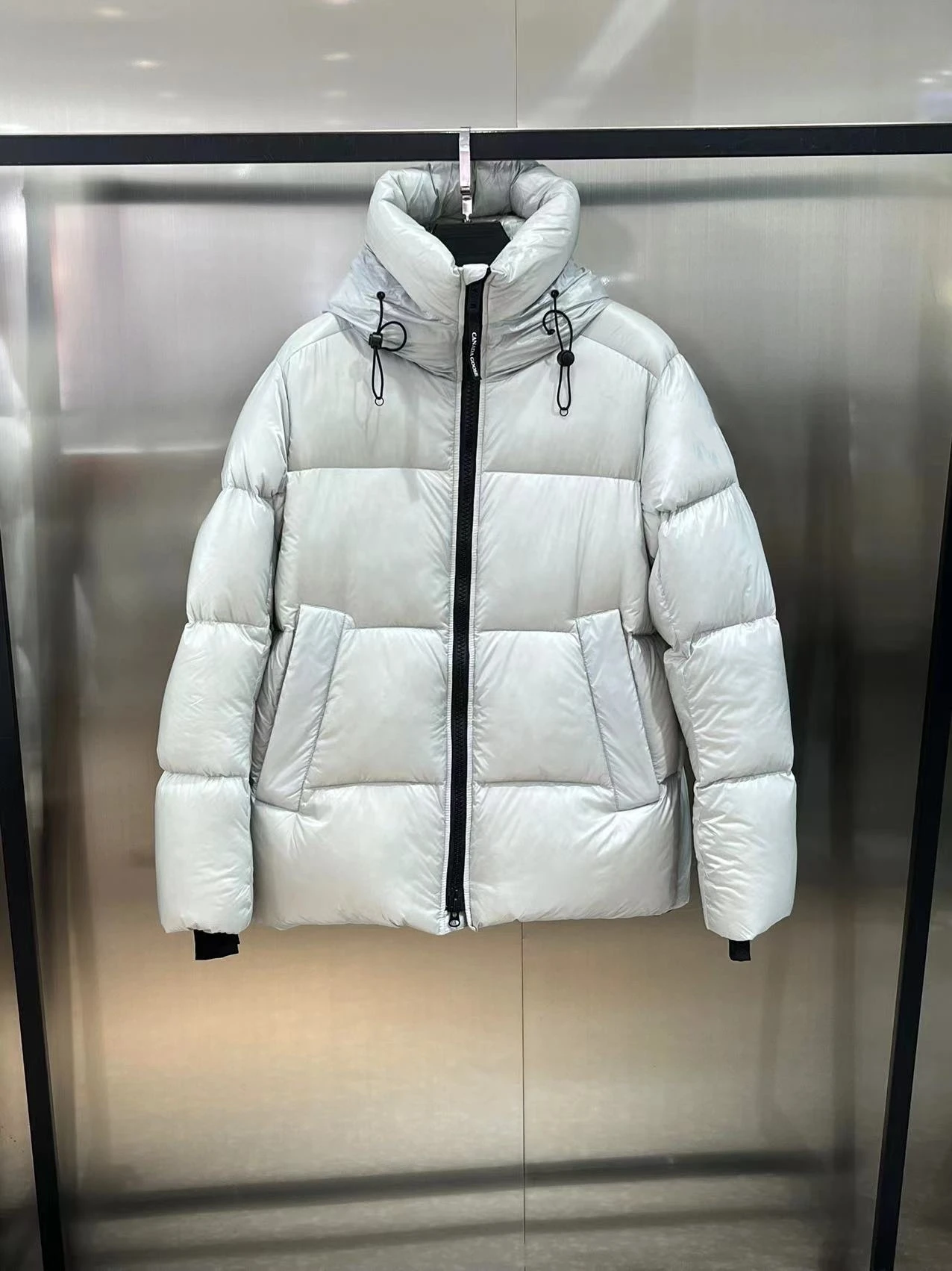 

2023 winter white down coat men and women with the same fashion popular bread coat all match texture coat women