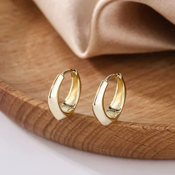 Ins Style Small Round Shape Smooth Metal Hoop Earrings For Women Vintage Gold Color Ear Buckle Wedding Jewelry Valentines Gifts