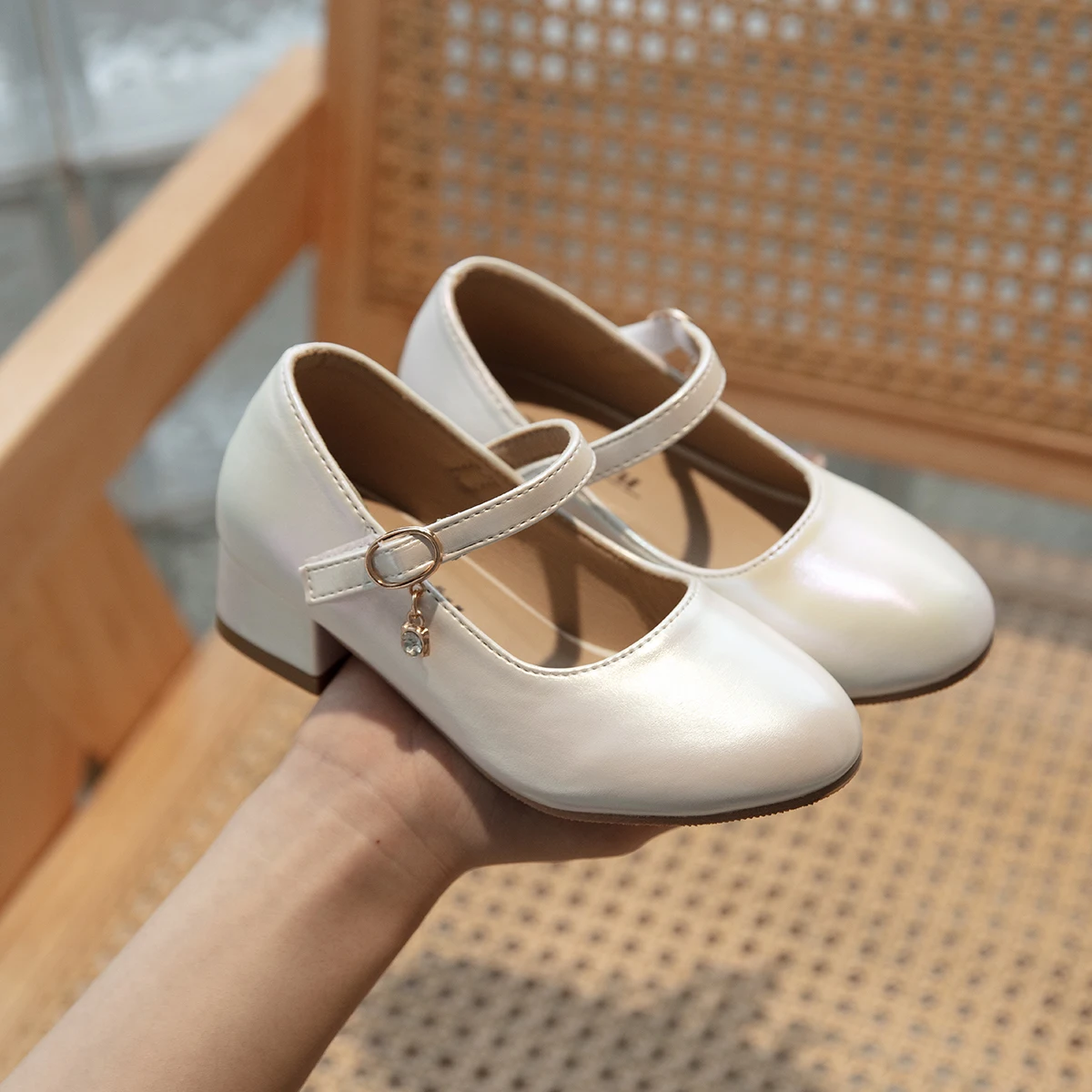 Children Girls Leather Shoes White Princess High Heel Shoes For Kids Girls Performance Dress Student Show Dance Sandals 6