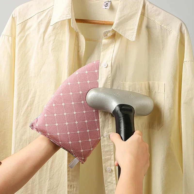 Handheld ironing board Fabric Handheld ironing board Small home gloves Anti household insulated Tray 1Pc