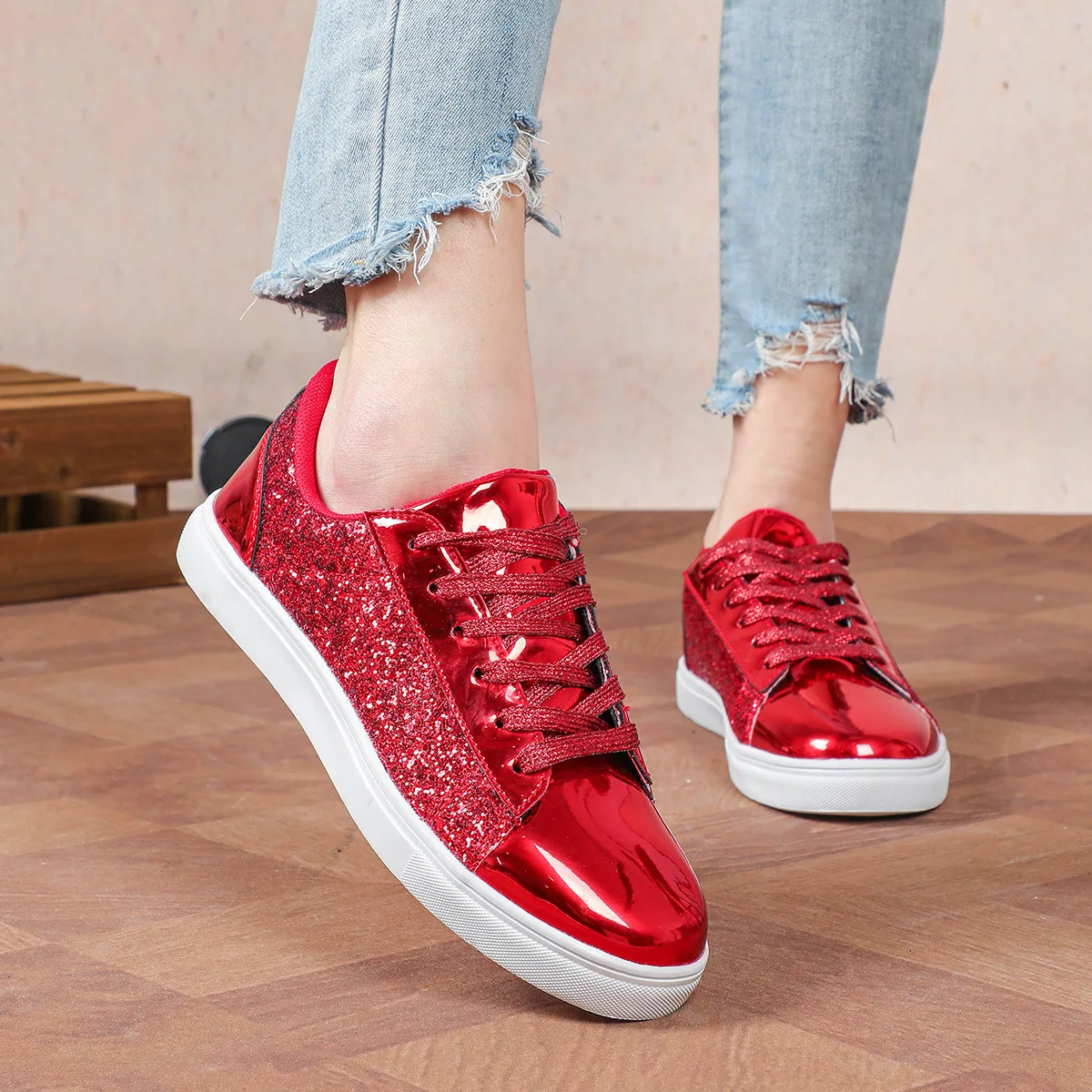 Stylish Brand Sport Shoes for Women Gold shiny Trendy Female Running Sneakers Platform Flats Outdoor Fitness Walking Travel Shoe