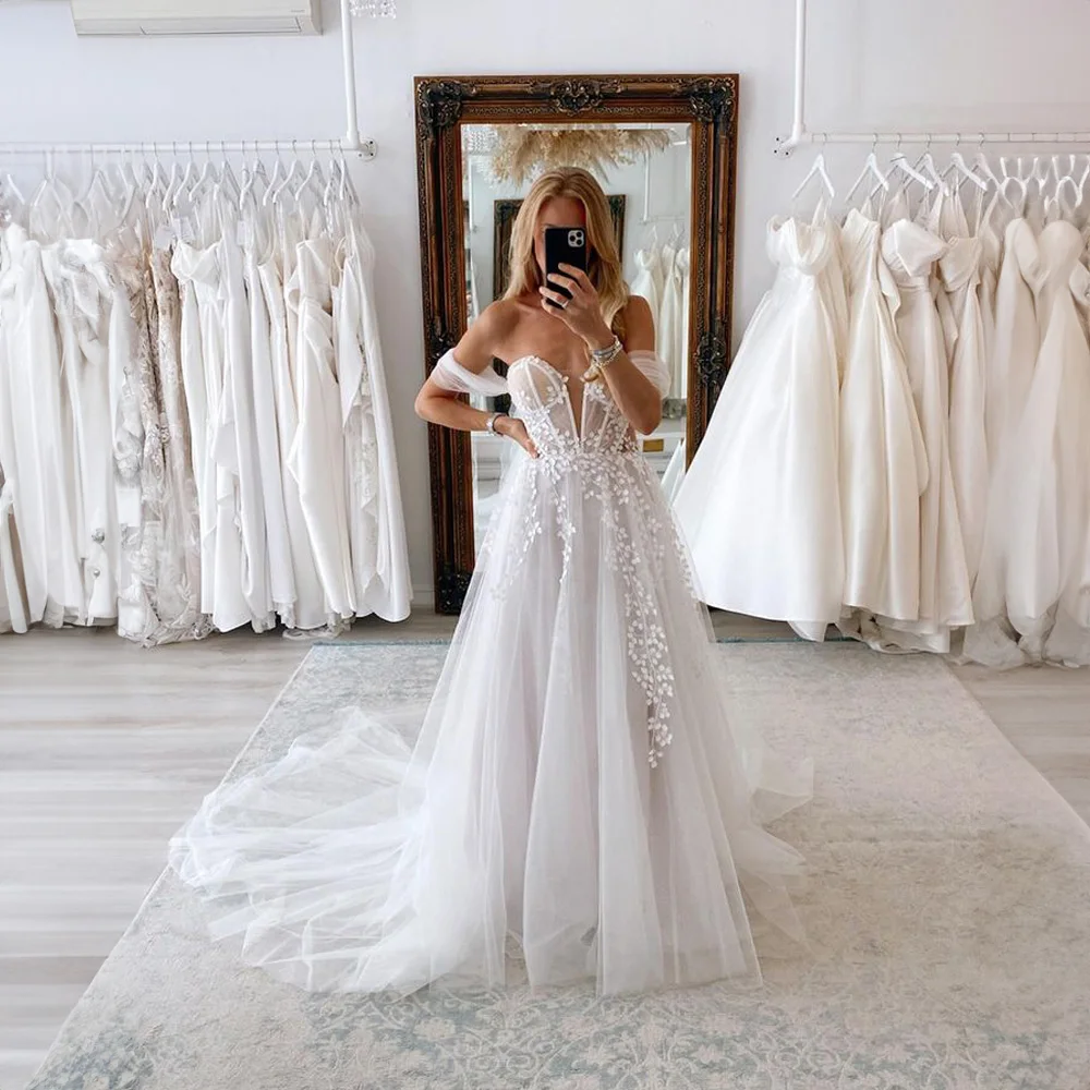 

Sweetheart Collar Tulle Applique Illusion Wedding Dress for Women Off the Shoulder A-line Court Lace up Wedding Bridal Gown