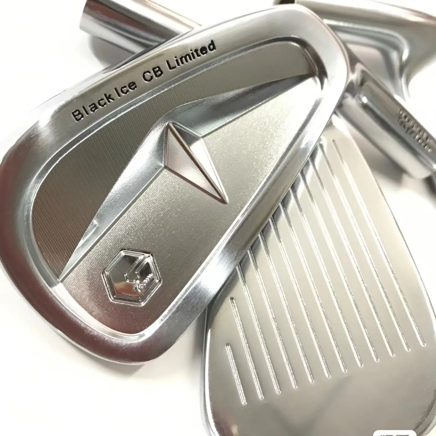 2022 New Men Golf Irons Gtd Golf Irons Set Forgiato (4 5 6 7 8 9 P) Con Albero In Acciaio 7 Pezzi Mazze Da Golf