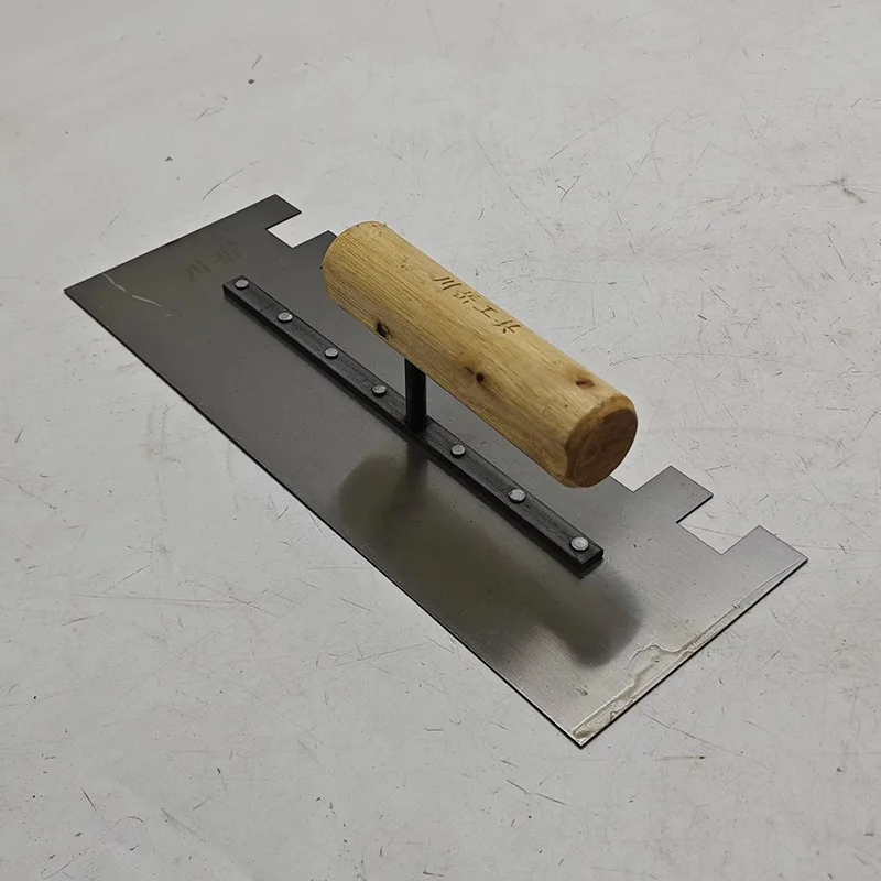 Claying Trowel Right Side Tooth Serrated Trowel Wooden Handle 300 mm /11.81inch Carbon Steel Blade 15&times;15mm Teeth For Tiling