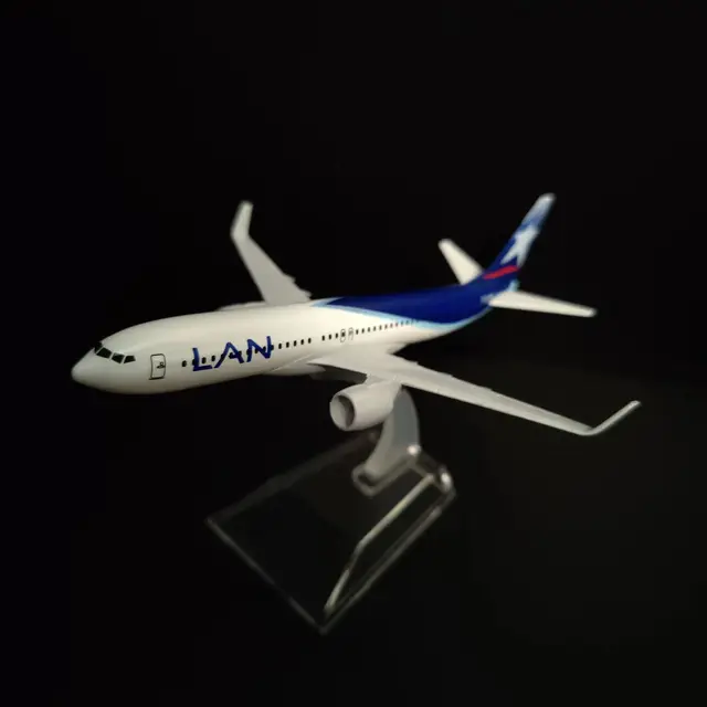 Scale 1:400 Metal Aircraft Replica 15cm Chile LAN B737 Boeing Airbus Airplane Diecast Model Kids Room Decor Gift Toys for Boy 1