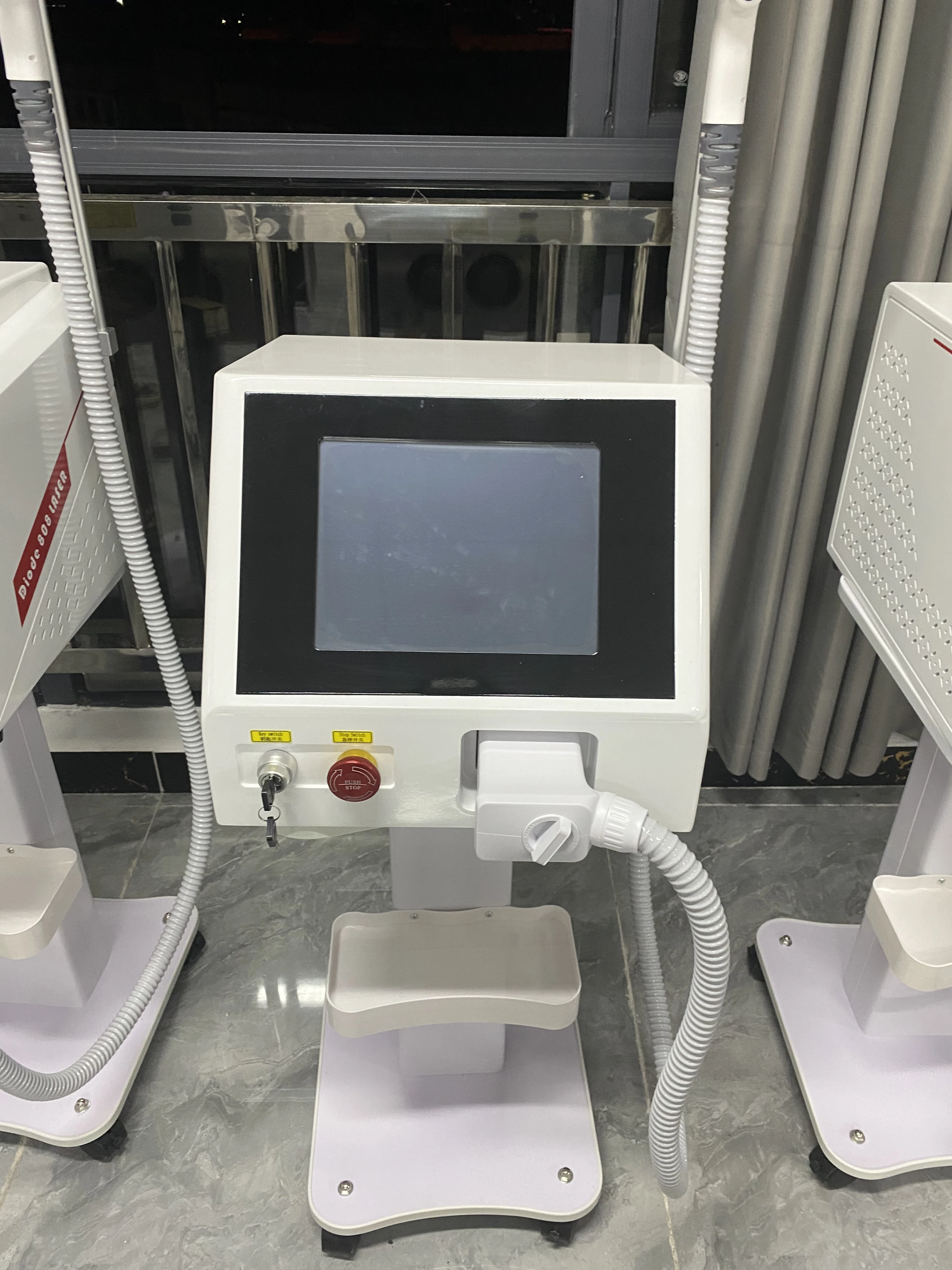 2000W diode laser 755 808 1064 Newest diode laser hair removal machine / 808nm diode laser hair removal