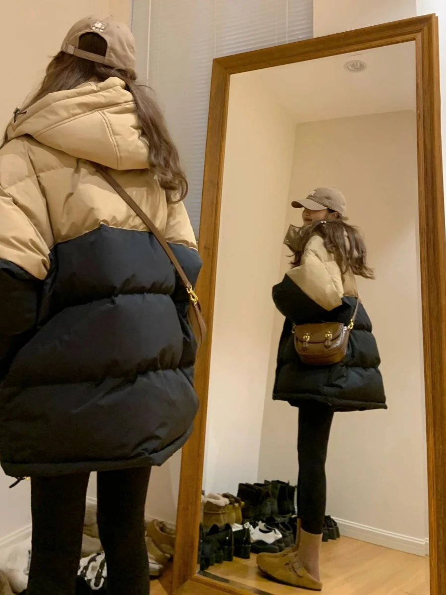 Рисунок 4 - Женская короткая парка с капюшоном