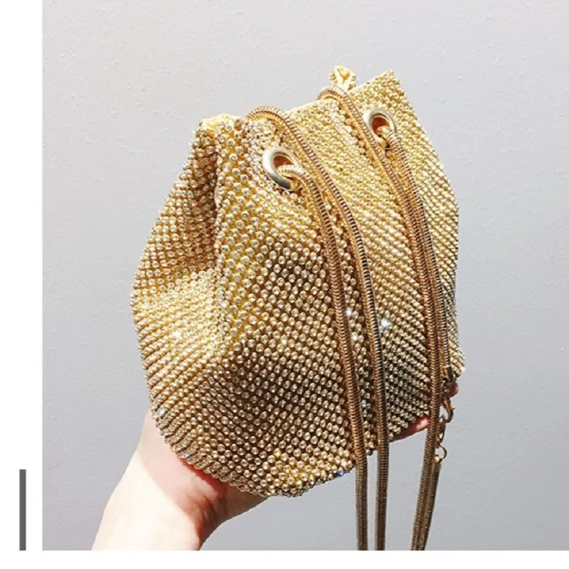 Bolso de cubo portátil con incrustaciones de diamantes para mujer, cadena de hueso de serpiente, vestido de banquete, bolso cruzado de un hombro, primavera y verano, nuevo