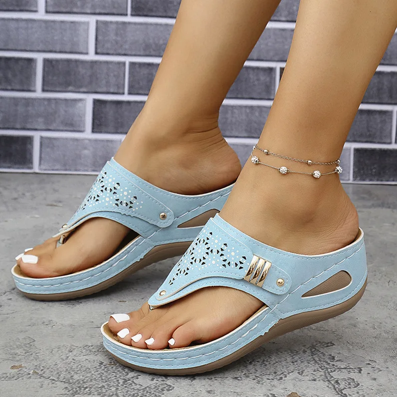 Sandales compensées confortables undefined