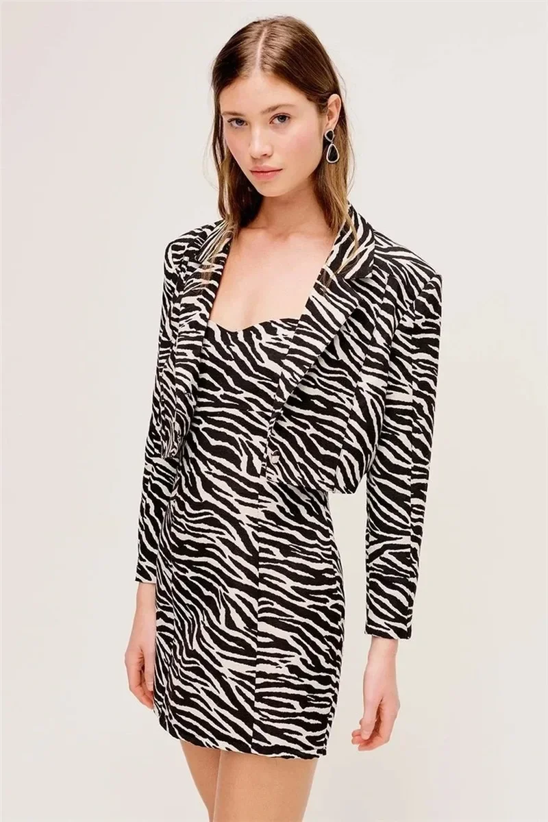 Zebra Stripes Short Blazer Suit Women Fashion Sweet Collect Waist Single Breasted Indie Short Blazer Animal Printed Chic Coats
