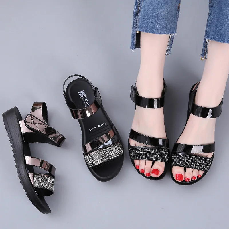 Summer New Mother Shoes Flat Sandals Women Aged Leather Bottom Fashion Rhinestones Sandals Comfortable Old Shoes Rome Sandals