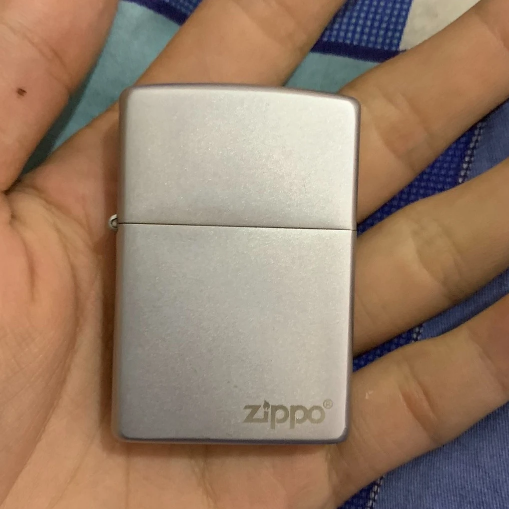 Accendino Zippo Argento Opaco Con Logo Zippo Collezione In Scatola