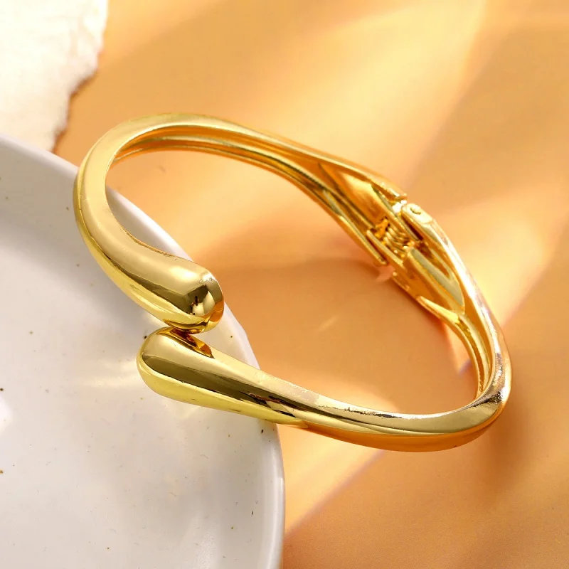 Luxury Trendy Gold Color Heavy Metal Bangles for Women Exaggerated Punk Irregular Geometric Bracelet Party Banquet Jewelry New 3
