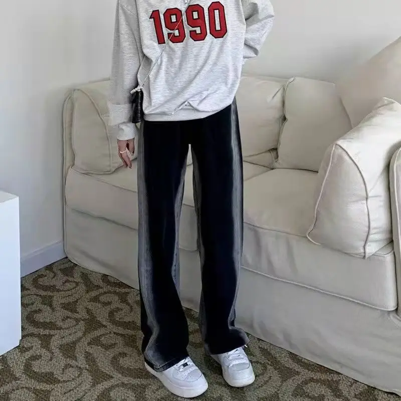 Рисунок 5 - Брюки женские прямые контрастных цветов