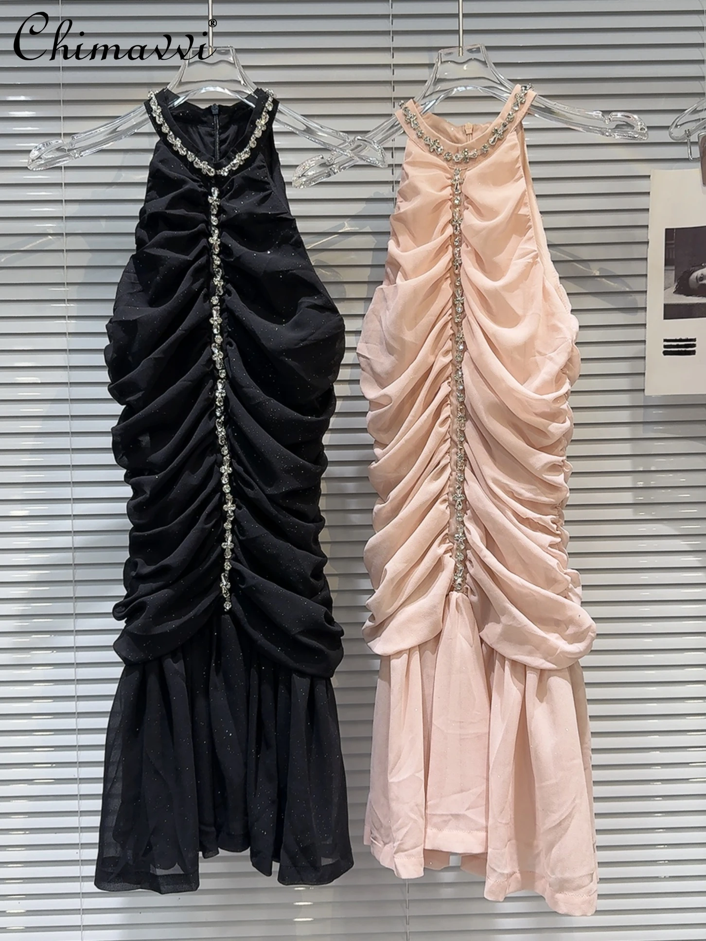 

Лето 2024, новинка, модное сексуальное женское платье с бисером, плиссированное Короткое женское платье, милое облегающее Сетчатое платье с бретелькой через шею