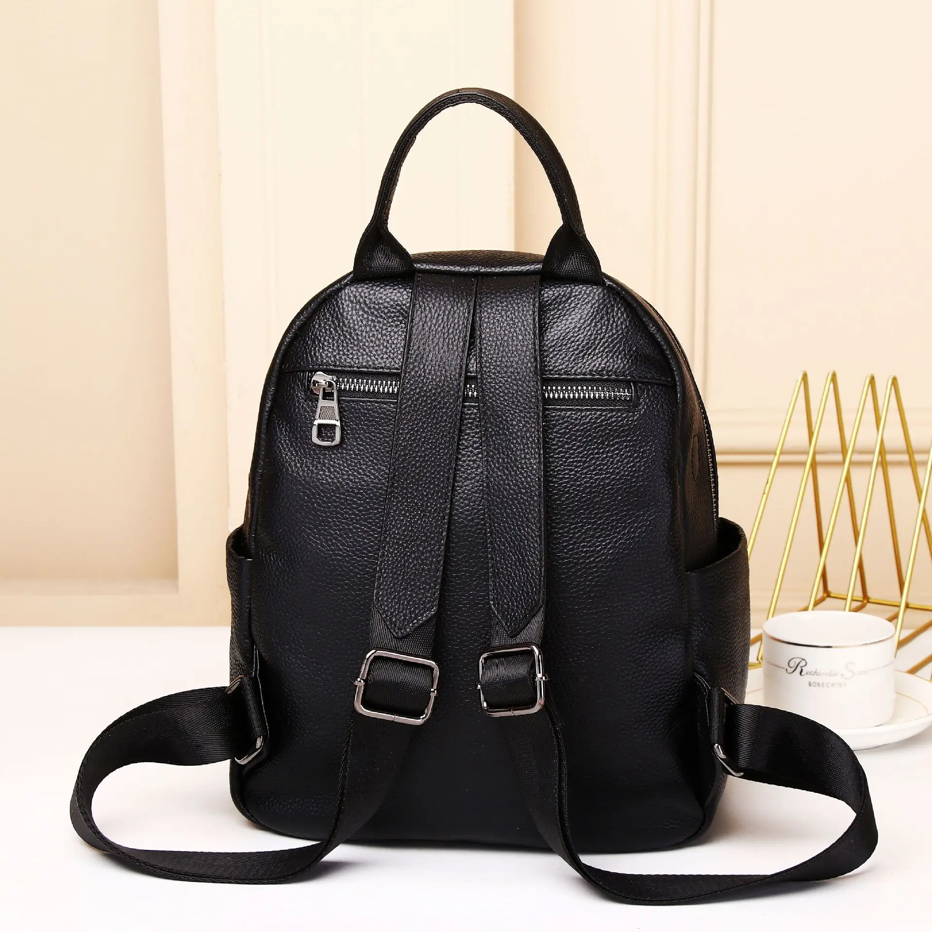 2024 New Fashion Genuine Leather Women Backpacks Luxury Brand Female Real Natural Leather Ladies Girl Student Casual Backpack 3