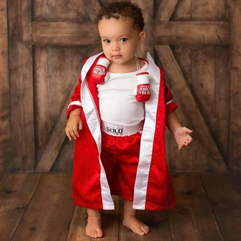 Puntelli per fotografia neonato Tema boxe Vestito fotografico per bambini Accappatoio per neonato Pantaloncini Guanti Set Puntelli per studio fotografico per neonato