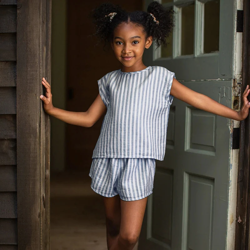 다음은 캡션을 다시 작성한 것입니다. - 어린이용 가을 후드티와 바지 세트, 스포티하고 세련된 패션
- 유소년을 위한 레저 스포츠 세트, 3세에서 12세까지 사이즈
- 만화 캐릭터 프린트가 돋보이는 키즈용 레저 스포츠 세트 11 클래식 스트라이프 민소매 소녀 정장, 코튼 캐주얼 모리 레트로 아동복, 투피스 세트, 2023 여름 신상