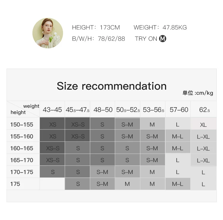 Sommerliches französisches Kurzarmhemd für Damen mit marineblauem Kragen im lässigen Stil. Perfekt für vielseitige All-Match-Kleidung – Vestes Novas