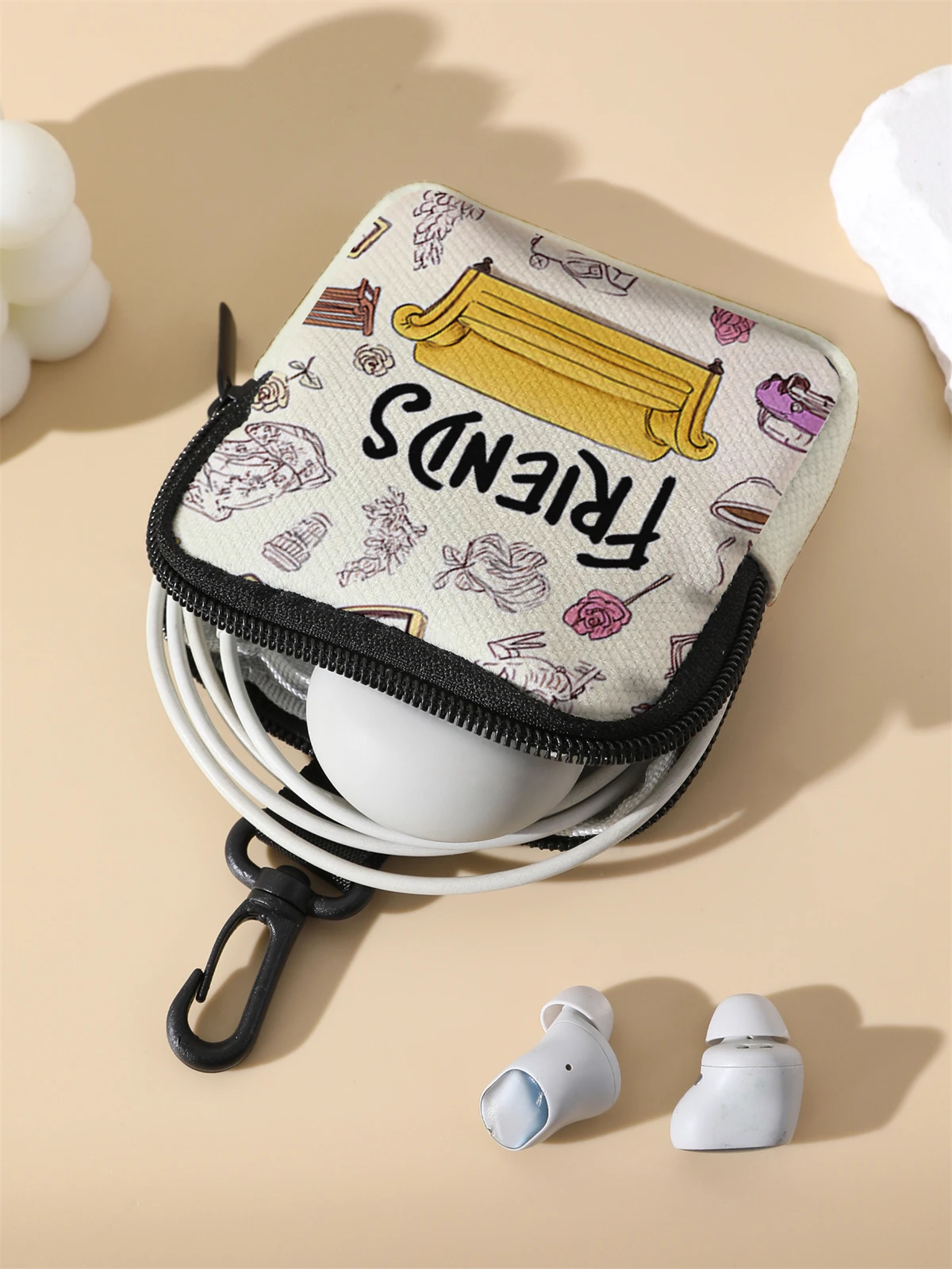 Sofa patterned large capacity coin wallets, digital printed wallets, and storage bags are ideal choices for gift giving