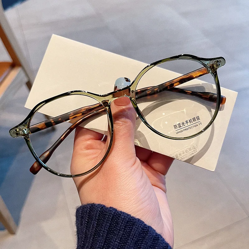 Blue Light Blocking Eyeglasses Frame Fashion Style Round Shape Glass Frames for Men Women TR90 Material Female Glass