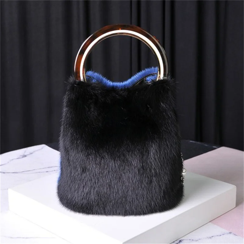 Luxury Women's Fur Bag Circular Portable Imported Mink Fur Bag Fashion Magnetic Buckle Closure Design Wrist Bag