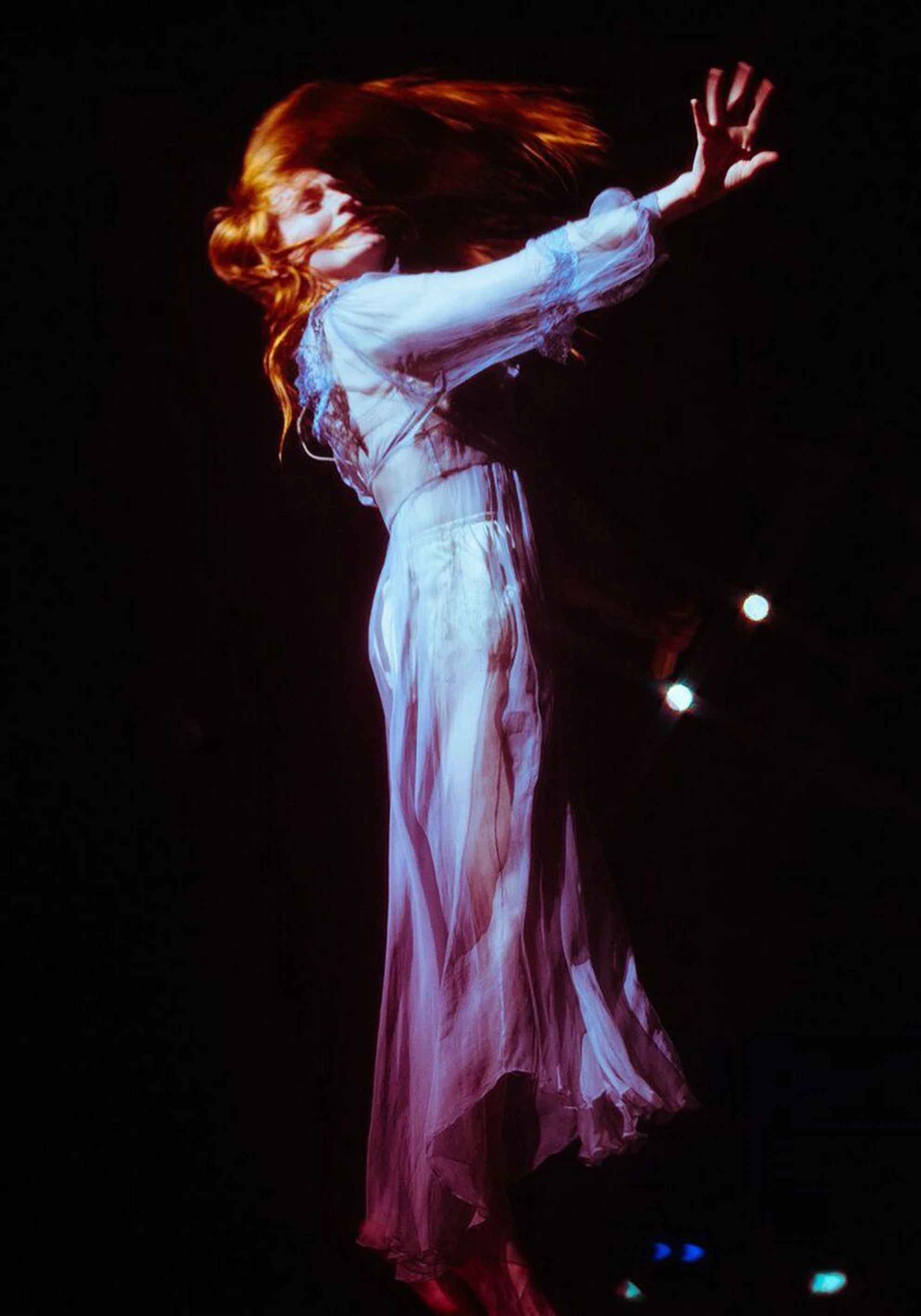 thumbnail image 1 of Póster fotográfico de concierto de la cantante británica Florence Welch, impresiones en lienzo, arte de pared para la habitación del hogar, para fanáticos de la música de Florence Welch, 1 of 5