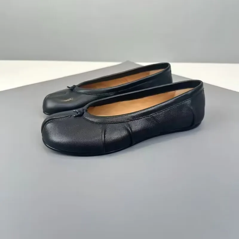 Fashion Hot PU Leather Tabi Shoes Women Handmade Women Flats High Quality Shoes Luxury Design Split-Toe Mules Shoes