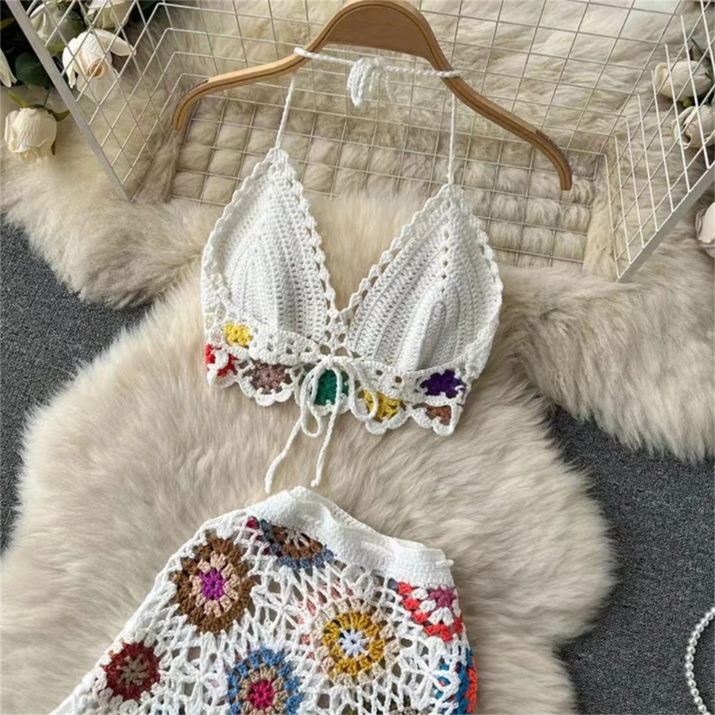 Damen 2-teiliges Boho-Set mit ausgehöhlten Häkelstrick-Bikinis-BHs und asymmetrischen Quasten-Minirock-Set,