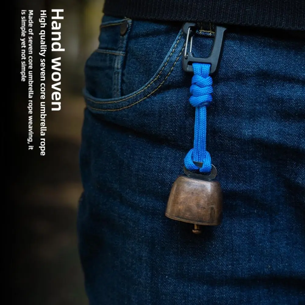 Outdoor-Bärenglocke zum Wandern, Camping – laute Kuhglocke aus Gusseisen mit handgeflochtenem Umhängeband, Anti-Verlust-Schlüsselanhänger für Rucksackreisen – Detail 1