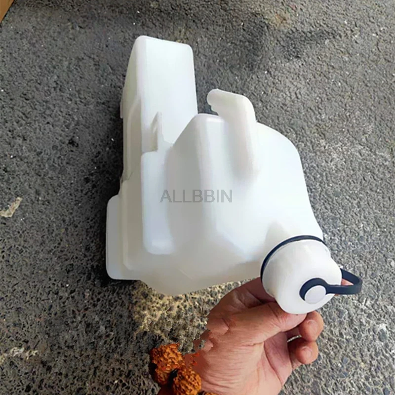 For Jianghuai Kangling 2 Junling 2 Weiling Dingli truck antifreeze kettle liquid storage pot expansion water tank Excavator part