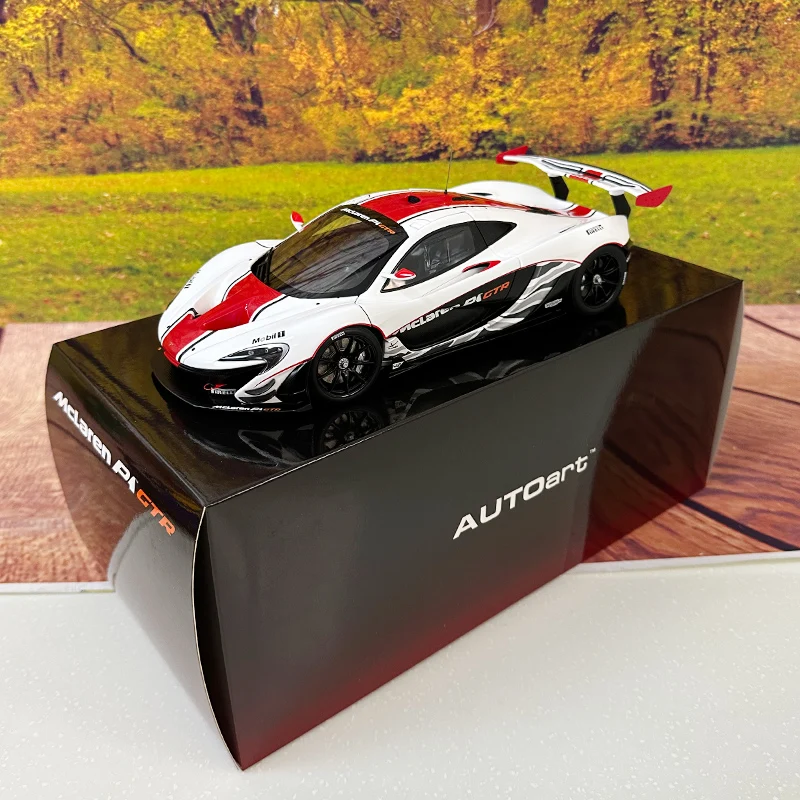 McLaren P1 GTR 1:18 AUTOart ミニカー 1/18 AUTOart McLaren P1 GTR (Gloss White with Red Stripes) Car