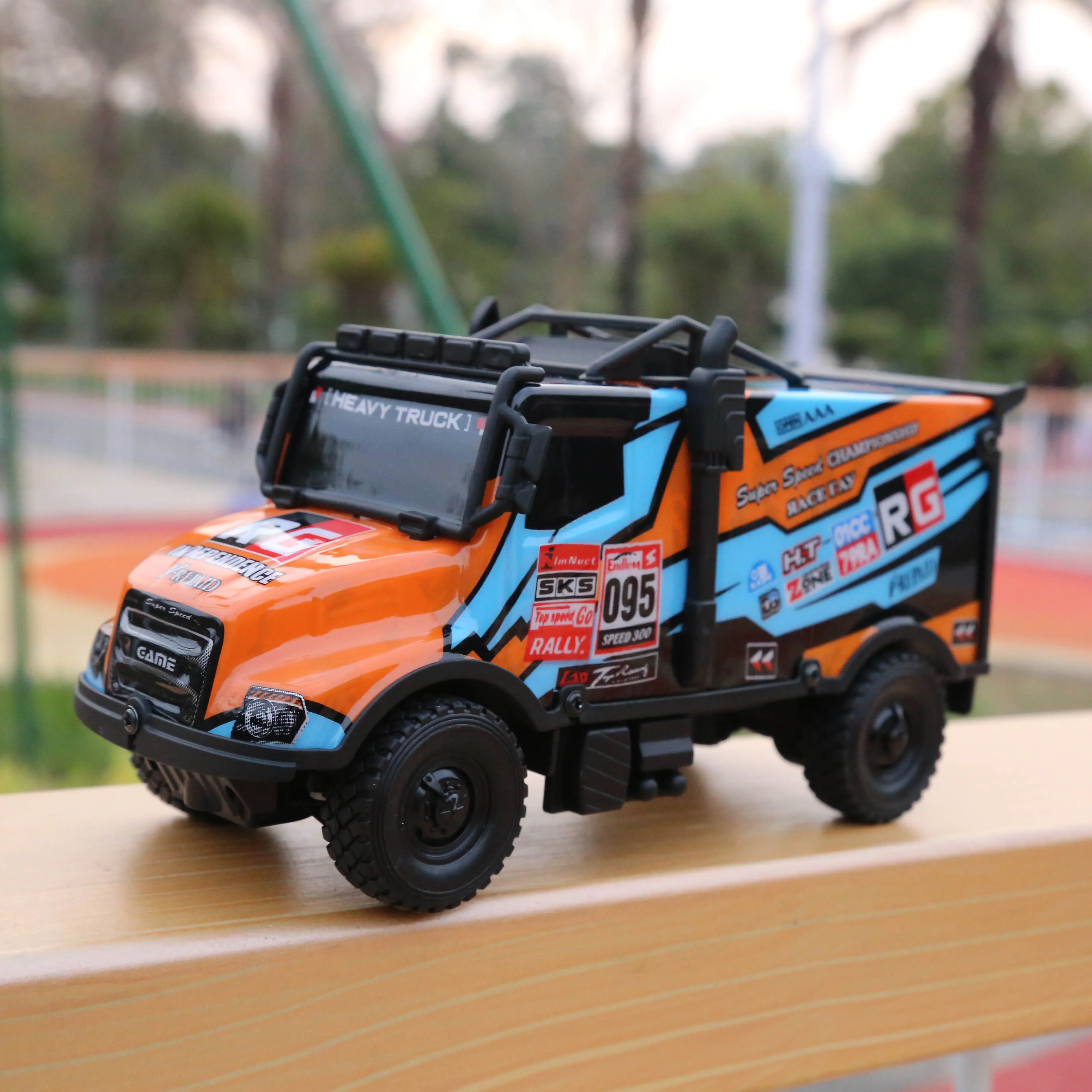 27MHz Llluminated Remote Control Truck US Cab-Behind Engines Vehicle Toys for Boys Radio Control Electric Car with LED Lights 5