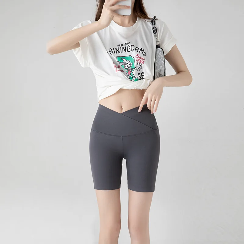 Рисунок 4 - Женские обтягивающие шорты Sharkskin