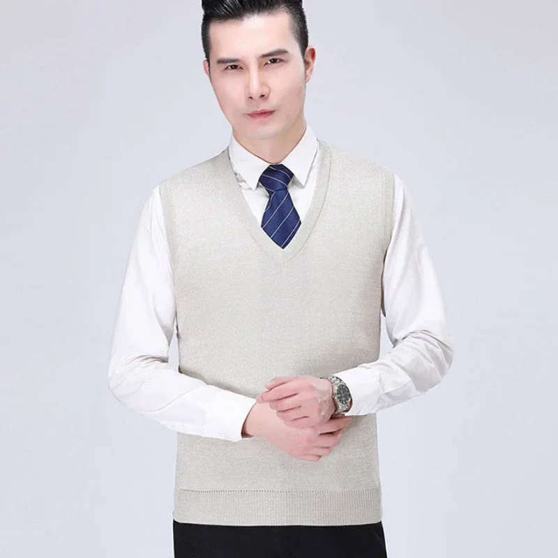 thumbnail image 1 of Chaleco de hombre, suéteres de punto, color beige, cuello en V, sin mangas, liso, para negocios, holgado, estilo coreano, informal, XS, 1 of 4