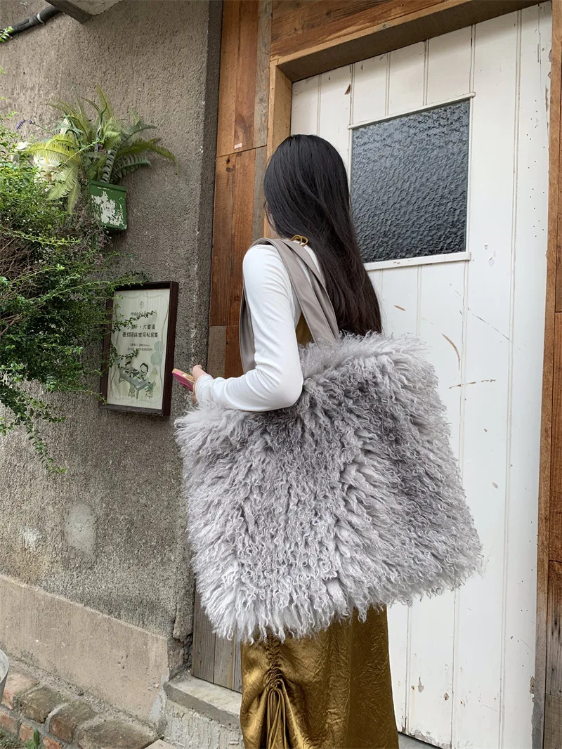 

Women's Tote Bag Imitation Beach Wool Gradient Color Plush Portable Shoulder Large Capacity girls female Handbag autumn winter