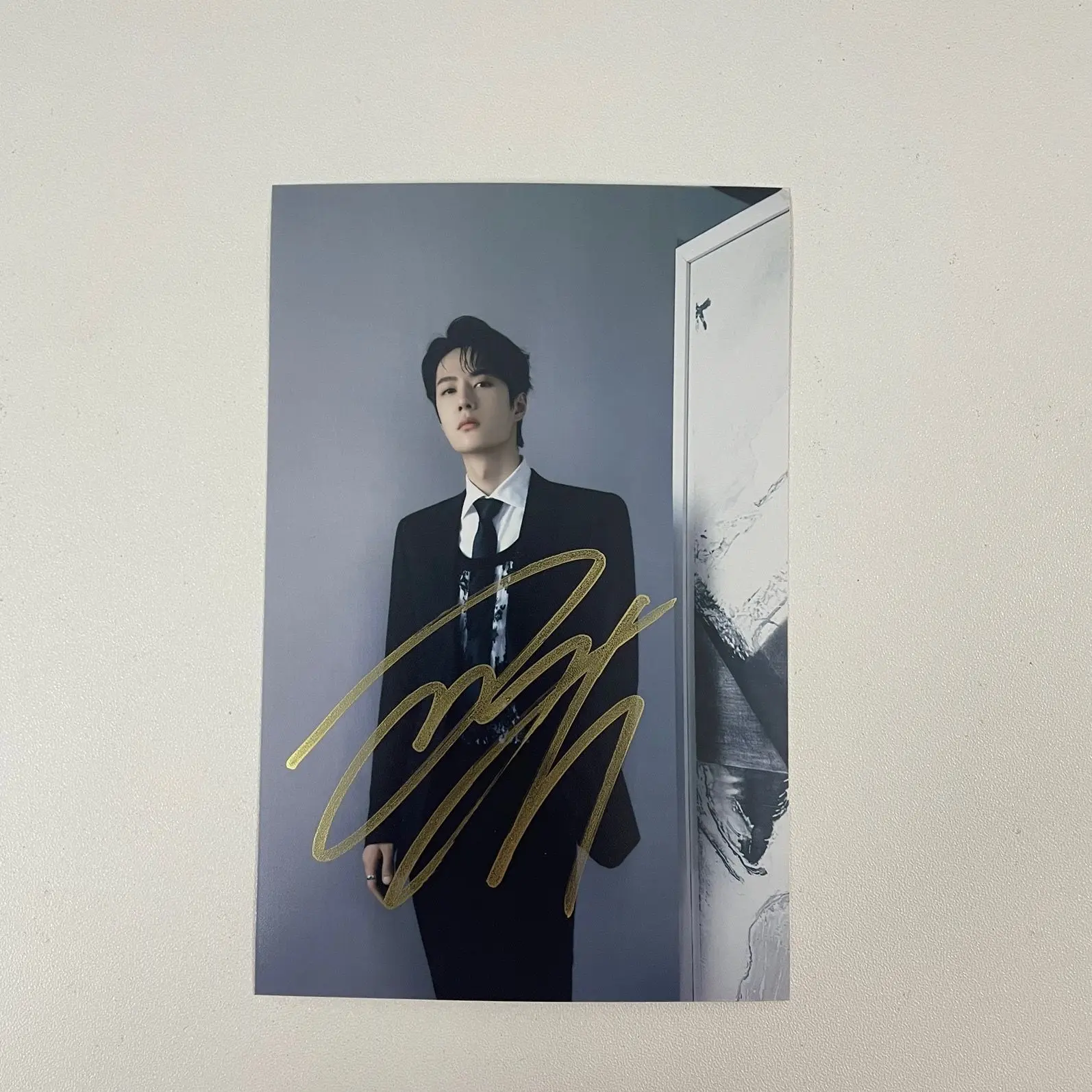 New Wang Yibo's Signature photo non printed Photo 6-inch