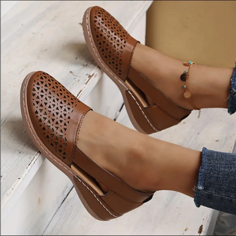 Women’s Handmade Leather Sandals – 2024 Summer Breathable Flats, Retro Style with Customized Support Beach Footwear Sandals