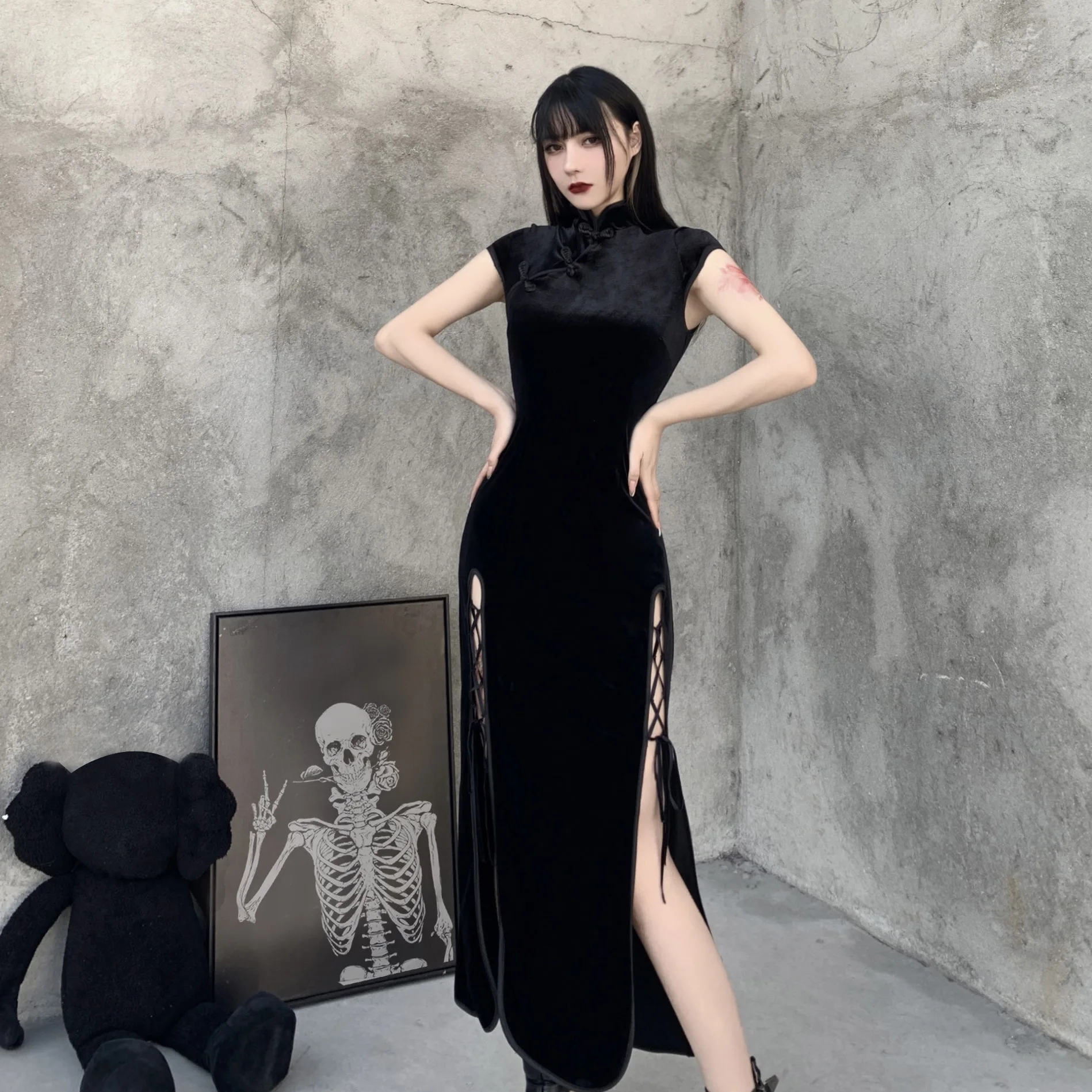 

Gothic Dress Pure Black Retro National Style Cheongsam Female Ins Summer And Fall Open Fork Temperament Slim Graceful Goth dress