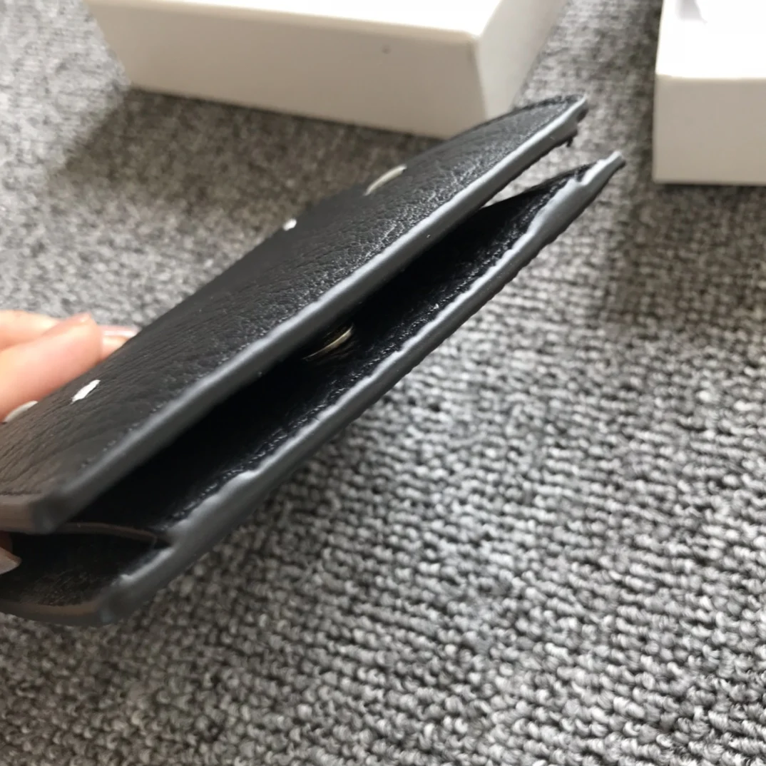 

101473 AAA TOP Quality Fashion Luxury Designer Classic Brand Woman Man Purse Wallet Convenient Vertical Button Short Clip Bag